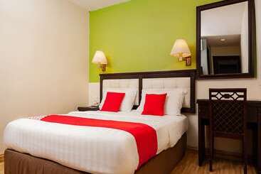 هتل Oyo 90055 Mansion Inn