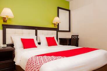 هتل Oyo 90055 Mansion Inn