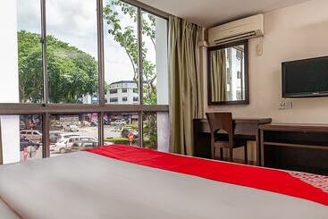 هتل Oyo 90055 Mansion Inn