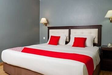 هتل Oyo 90055 Mansion Inn