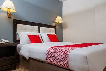هتل Oyo 90055 Mansion Inn