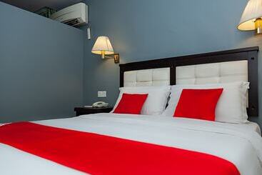 هتل Oyo 90055 Mansion Inn