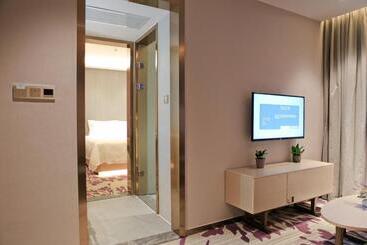 Lavande Hotels·shenzhen North Railway Station Longhua Yicheng Center