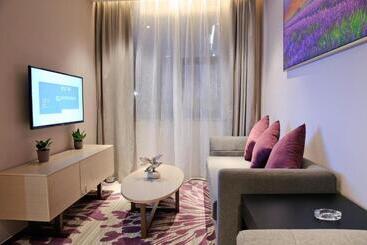 Lavande Hotels·shenzhen North Railway Station Longhua Yicheng Center