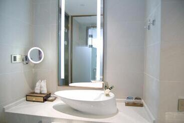Lavande Hotels·shenzhen North Railway Station Longhua Yicheng Center