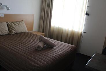 Мотель Tally Ho Motor Inn