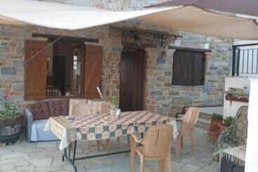 پانسیون Kirmilis Mansion