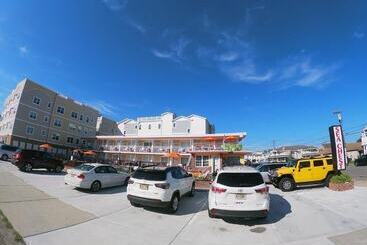 Sea Chest Motel