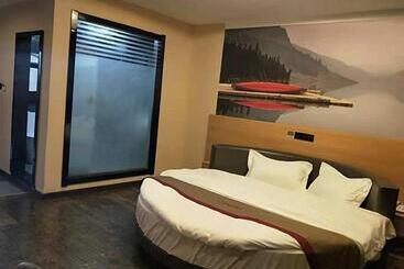 Thank Inn Chain Hotel Anhui Fuyang Funan County Department Store