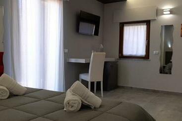 تختخواب و صبحانه Donjon Suite Centro Storico
