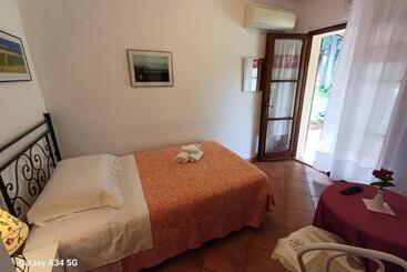 هتل Agriturismo Bio Pian Dei Casali