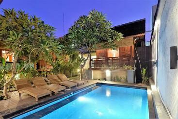 هتل And Villa B52 Gili Air
