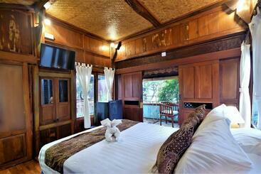 هتل And Villa B52 Gili Air