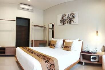 هتل And Villa B52 Gili Air