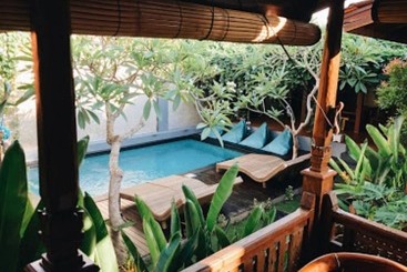 هتل And Villa B52 Gili Air