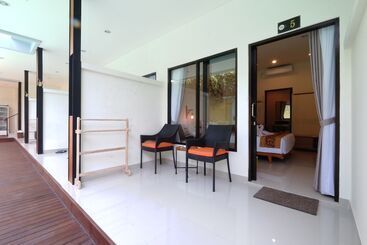 هتل And Villa B52 Gili Air