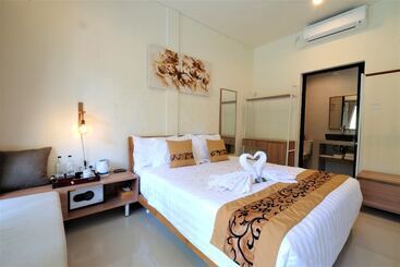 هتل And Villa B52 Gili Air