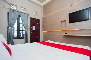هتل Reddoorz At Km 5 Palembang
