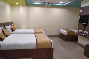 בית מלון כפרי Sau Residency