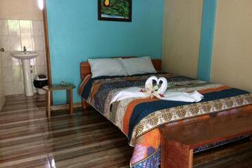 Cabinas Cascada Rio Celeste - Bijagua