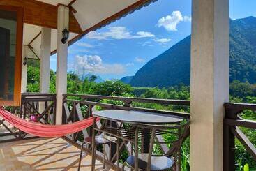 تختخواب و صبحانه Sunset Bungalows & Gh
