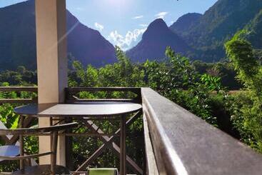 تختخواب و صبحانه Sunset Bungalows & Gh