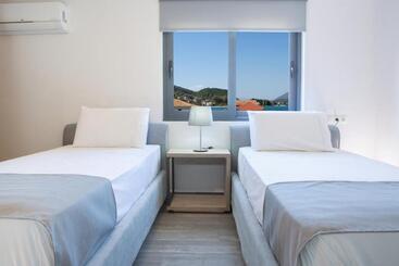 هتل Kn Ionian Suites
