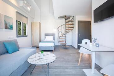 هتل Kn Ionian Suites