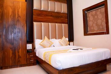 Otel Nest N Rest   Mumbai