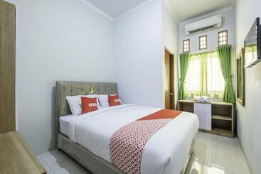 هتل Oyo 2072 Wisma Teratai
