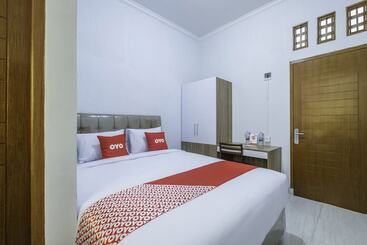 هتل Oyo 2072 Wisma Teratai