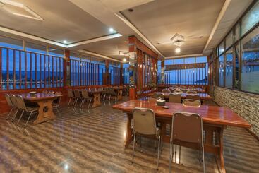 هتل Reddoorz Near Danau Toba Parapat