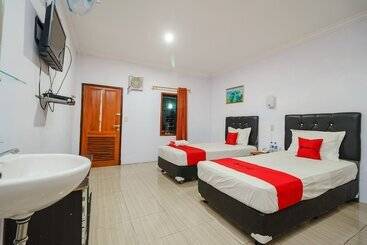 هتل Reddoorz Near Danau Toba Parapat
