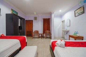 هتل Reddoorz Near Danau Toba Parapat