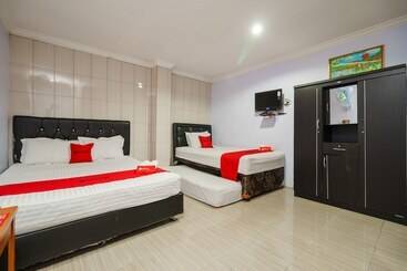هتل Reddoorz Near Danau Toba Parapat