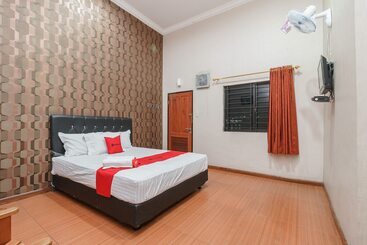 هتل Reddoorz Near Danau Toba Parapat