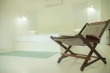 בית מלון כפרי Royal Palm Bacalar Cabañas & Lagoon Club
