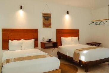 בית מלון כפרי Royal Palm Bacalar Cabañas & Lagoon Club