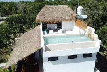 בית מלון כפרי Royal Palm Bacalar Cabañas & Lagoon Club