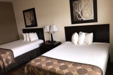 Отель The Lodge At Kenedy