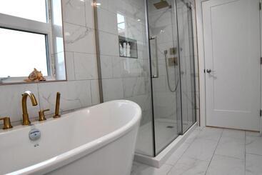 پانسیون Aurora Guest House