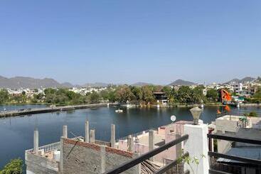 پانسیون Boraj Haveli Guest House