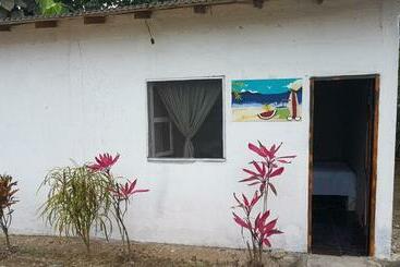 پانسیون Montañita Garden Hostal