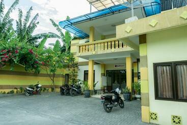 پانسیون Reddoorz @ Gatot Subroto Ende