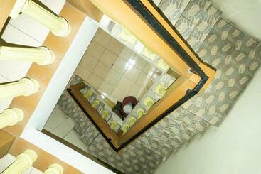 پانسیون Reddoorz @ Gatot Subroto Ende