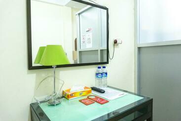 پانسیون Reddoorz @ Gatot Subroto Ende