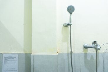 پانسیون Reddoorz @ Gatot Subroto Ende