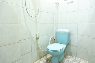 پانسیون Reddoorz @ Gatot Subroto Ende