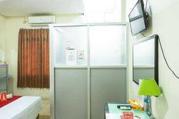پانسیون Reddoorz @ Gatot Subroto Ende