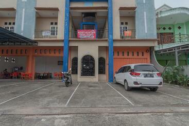 پانسیون Reddoorz Syariah Near Terminal Batu Ampar 2